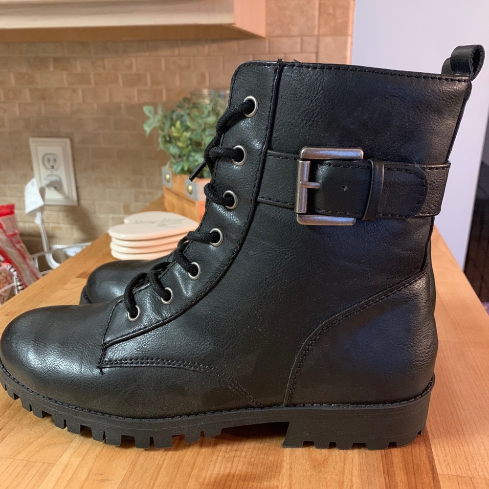 SO BLACK ZIP UP/ LACE COMBAT BOOTS